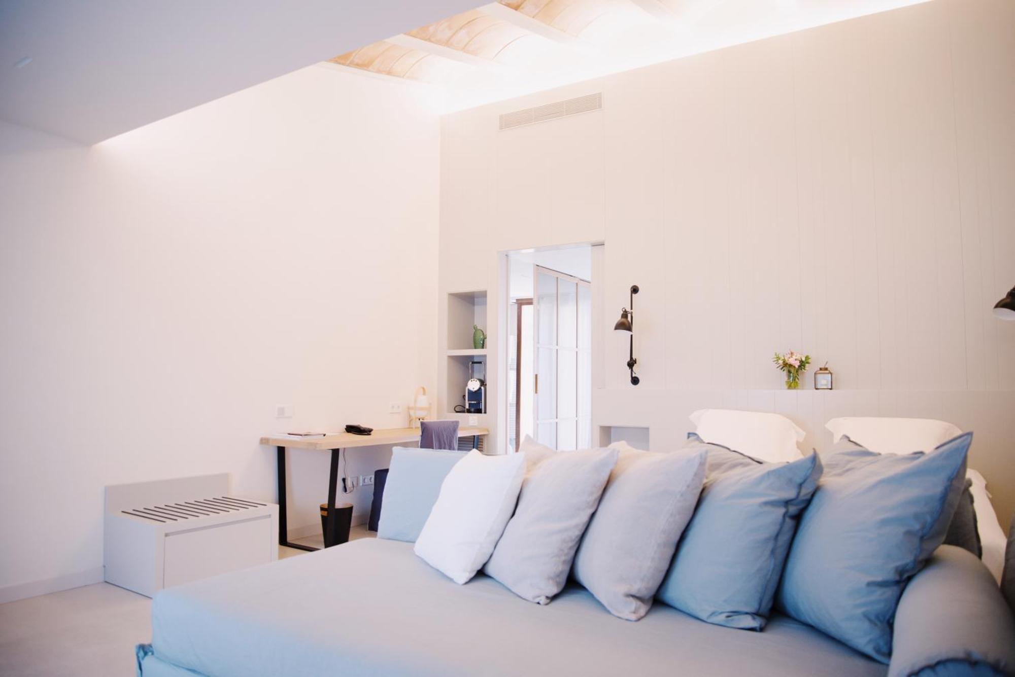 Mas Falgarona Hotel Boutique & Spa Avinyonet de Puigventós Exteriör bild